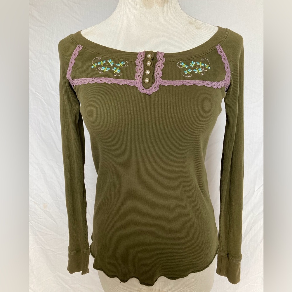 Free people unique green lacey blouse purple lace butterfly embroidery and pearl